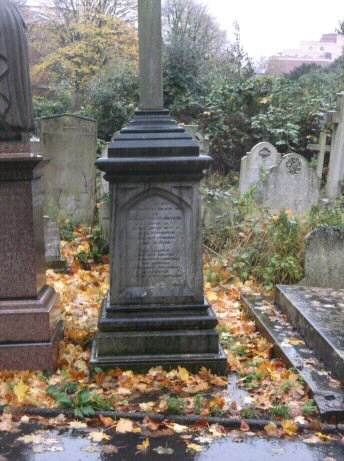 Grave of Sir Francis Pettit Smith in Brompton Cemetery